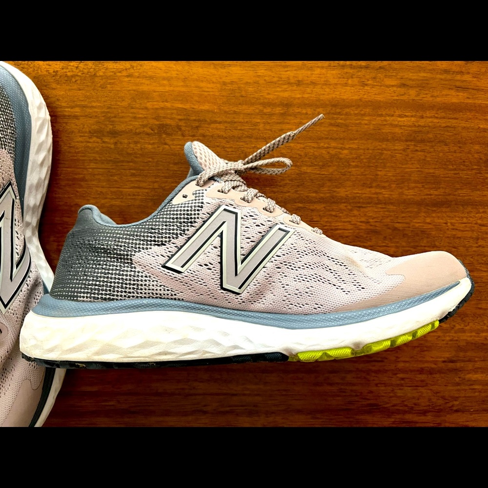 Size 8 New Balance 680 Grey/pink